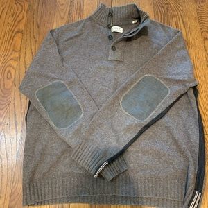 Mens half zip sweater made with wool and cashmere with handsome elbow patches.